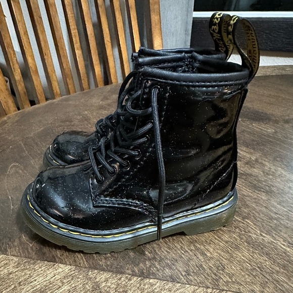 Doc Marten toddler boots 7 - Picture 2 of 5